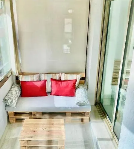 아파트 Le Spacieux Avec Loggia