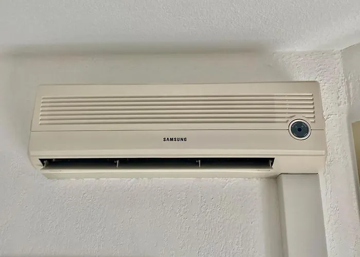 Le Spacieux Avec Loggia 아파트 Saint-Raphaël